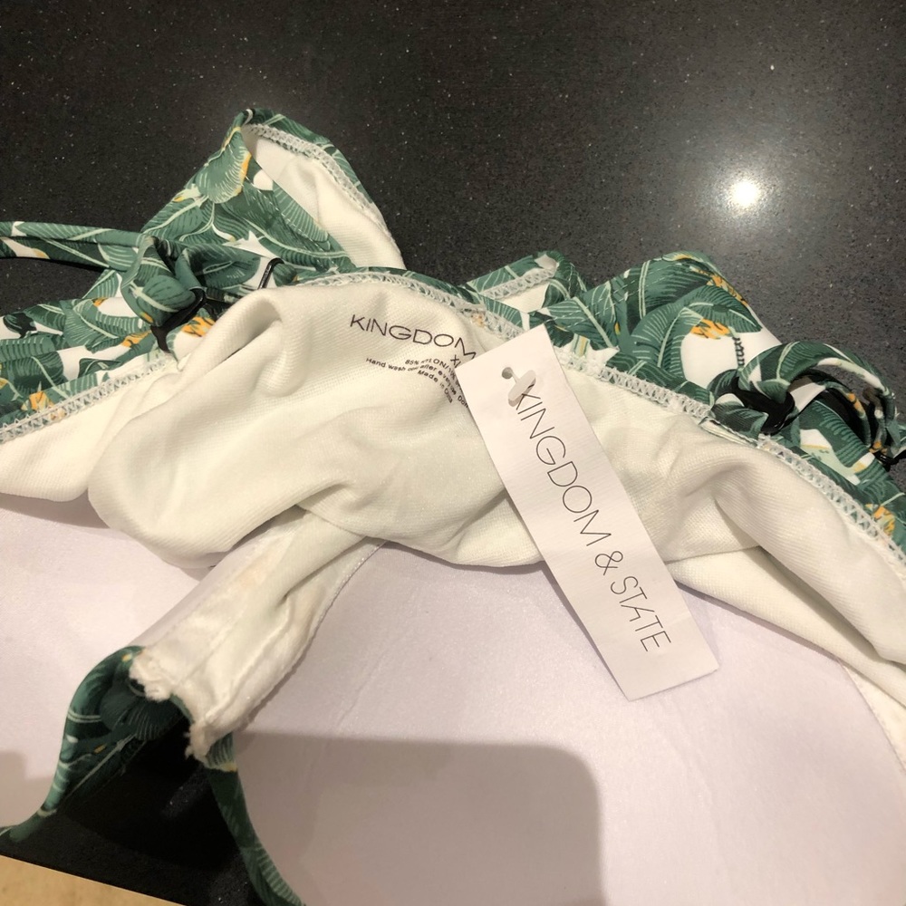 NWT Kingdom and state BIKINI TOP paradise XL - Picture 4 of 6